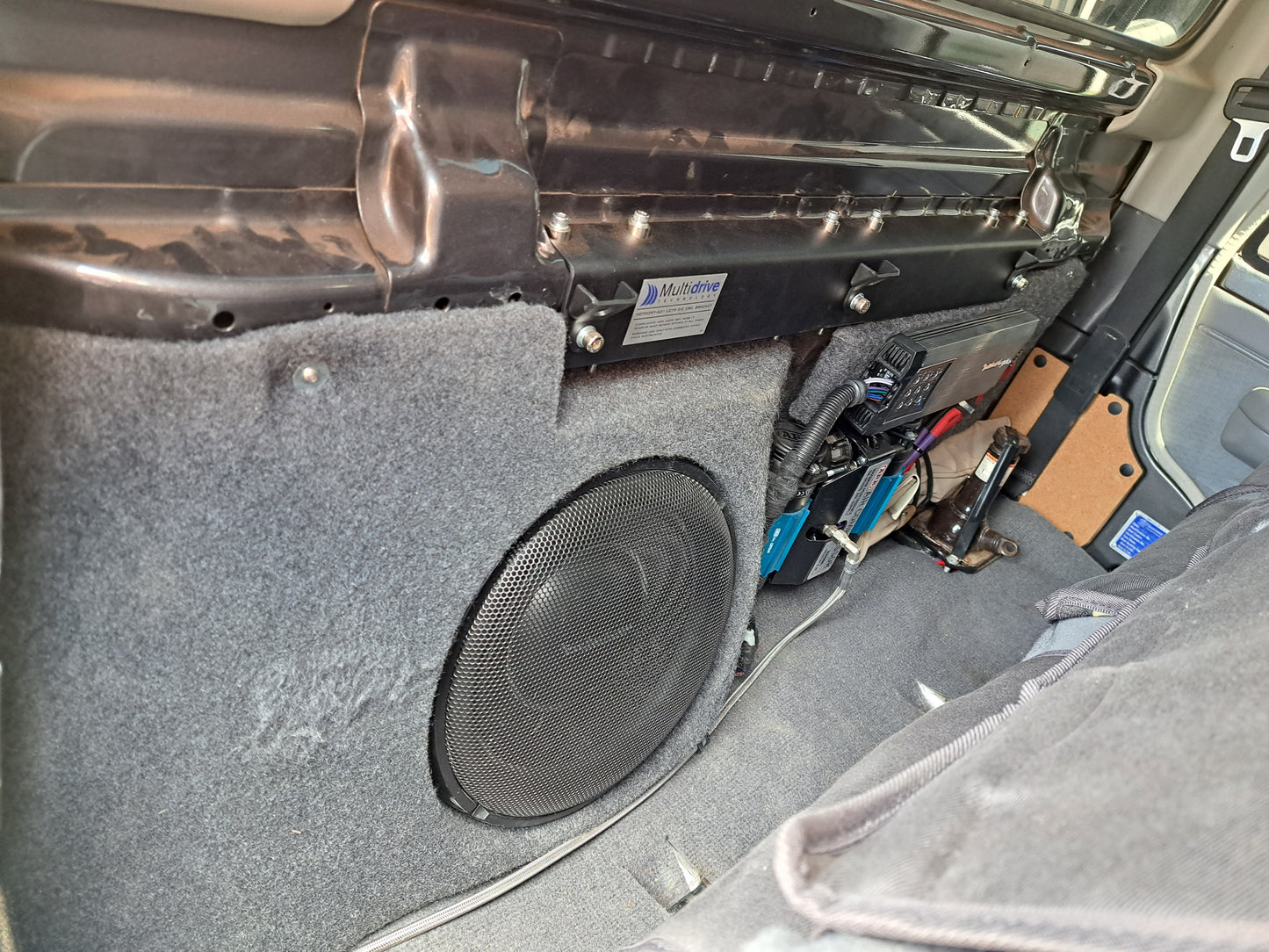 Toyota Landcruiser 79 Series Dual Cab stereo and subwoofer design