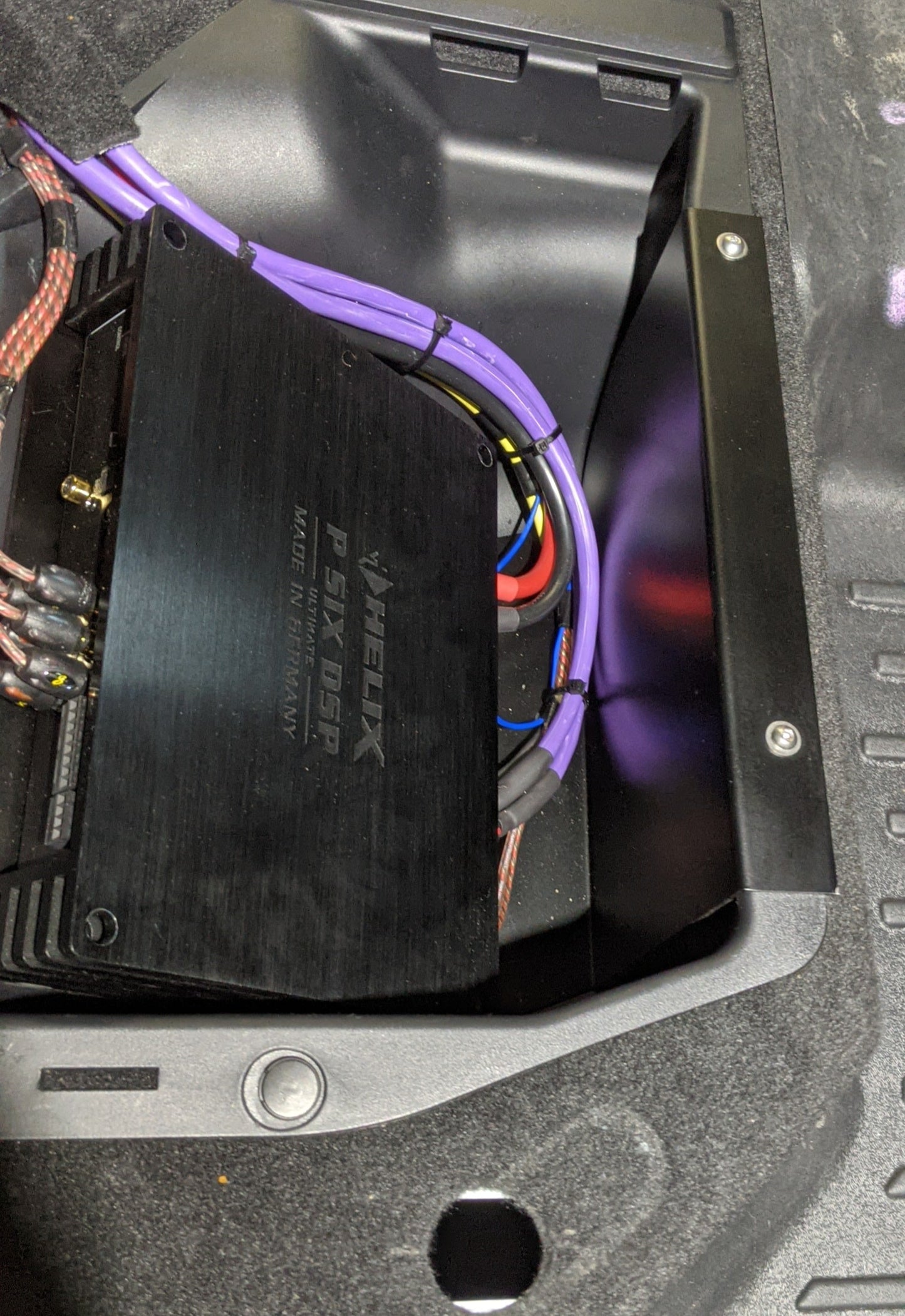 Ford Ranger Next gen Amplifier Rack Driver side